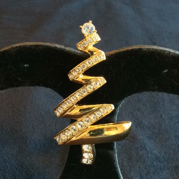 Vintage New Monet Christmas Tree Brooch in Box - Picture 2 of 6